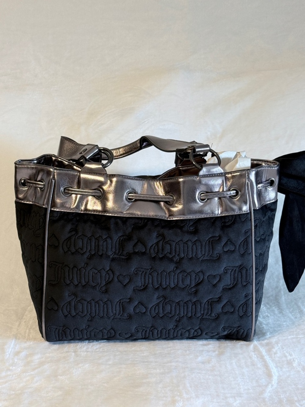 Juicy Couture Black Daydreamer Tote with Gunmetal Accents and Heart Charm - Picture 2 of 8